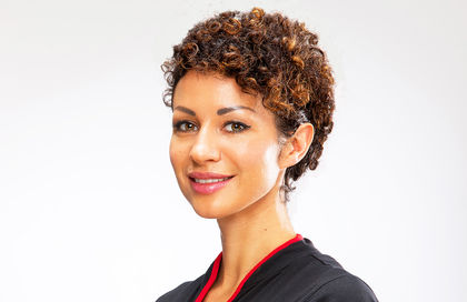 DOSSIER: Le Pouvoir de l'Accueil avec Nassrine Reza